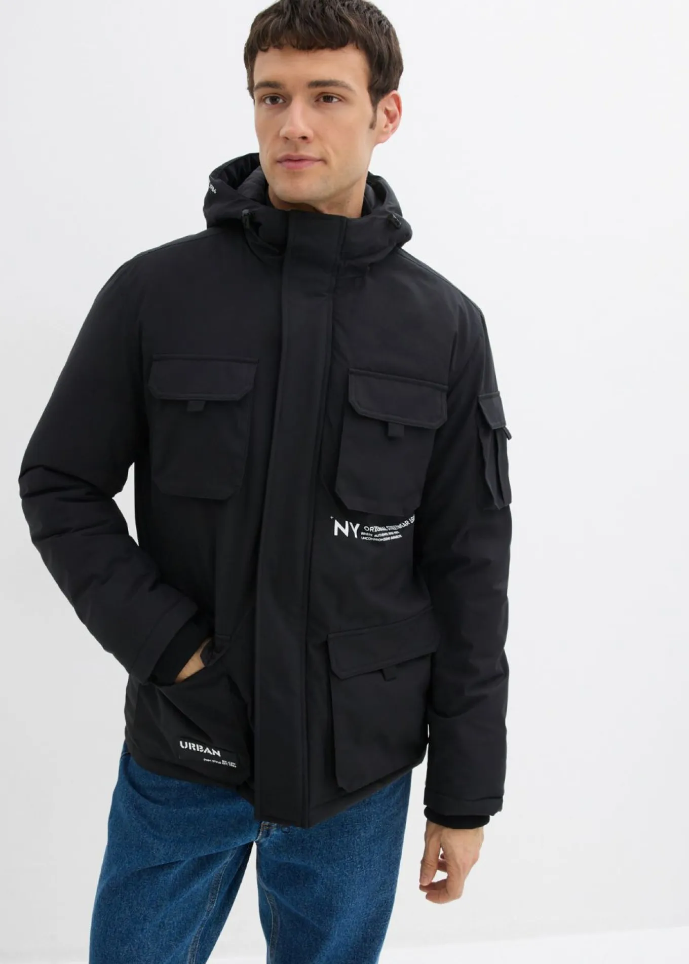Chaqueta de invierno con capucha y muchos bolsillos prácticos
