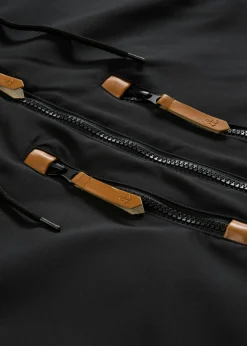 Chaqueta de invierno con capucha y detalles de piel sintética
