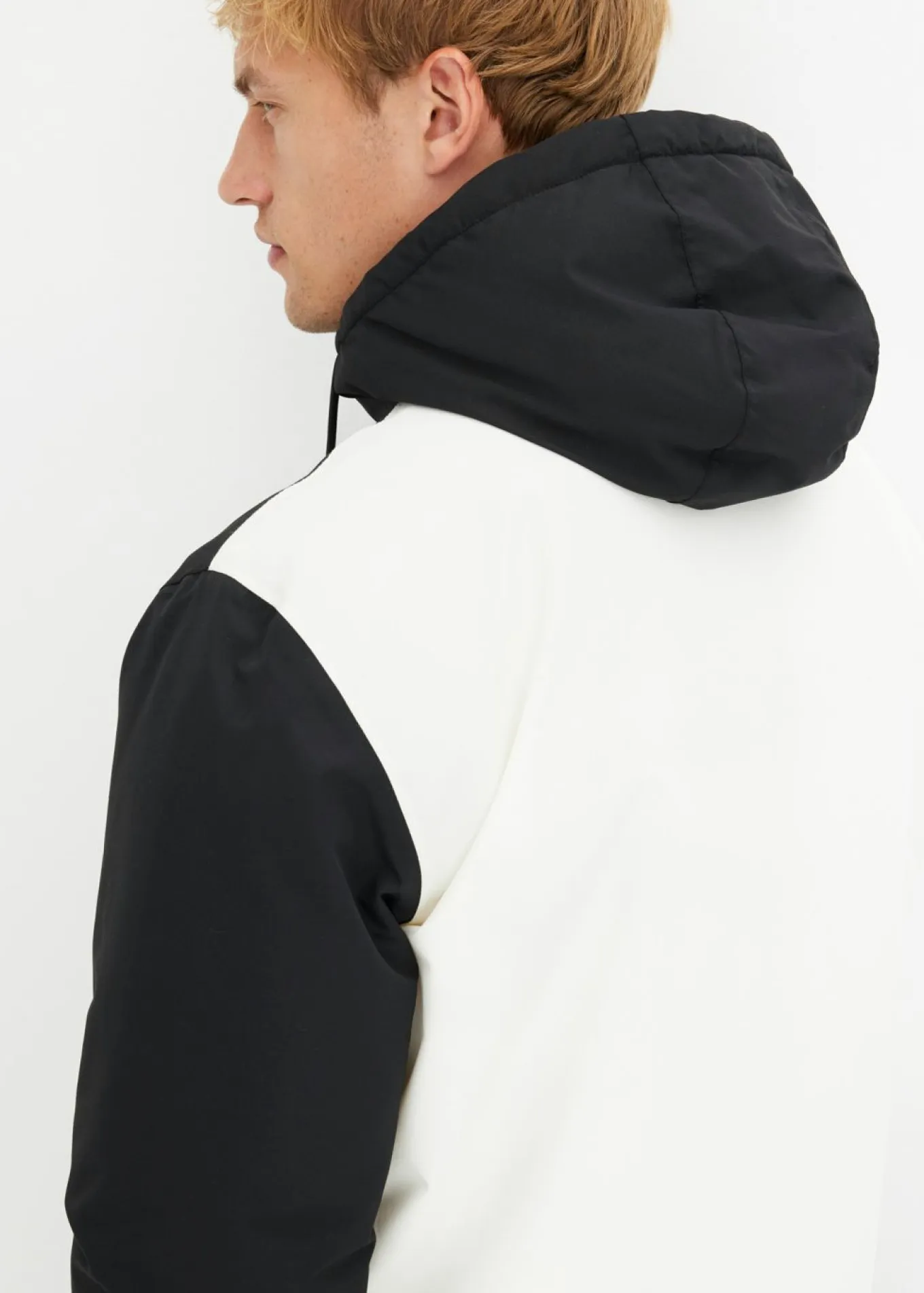 Chaqueta de invierno con capucha en color block