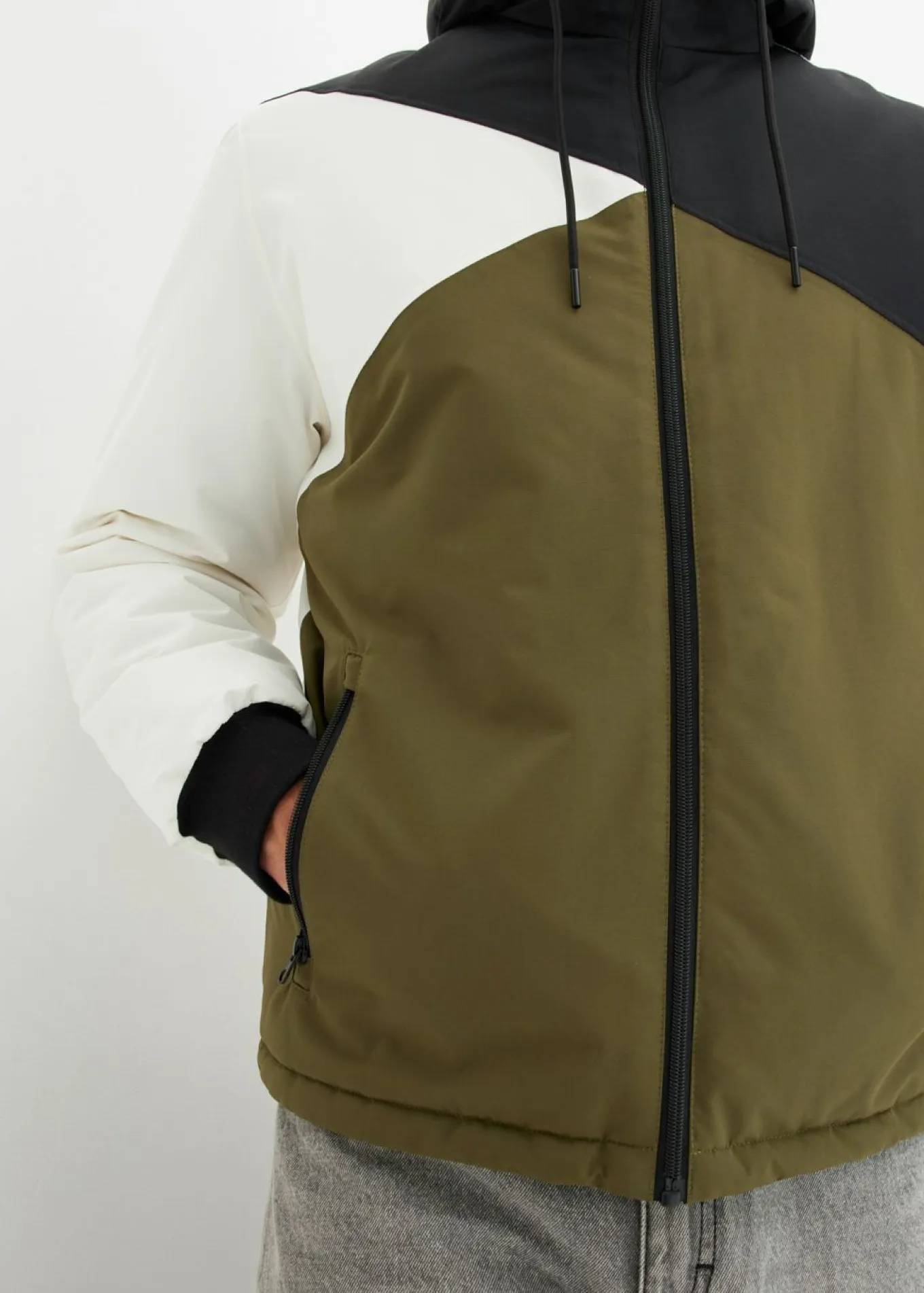 Chaqueta de invierno con capucha en color block