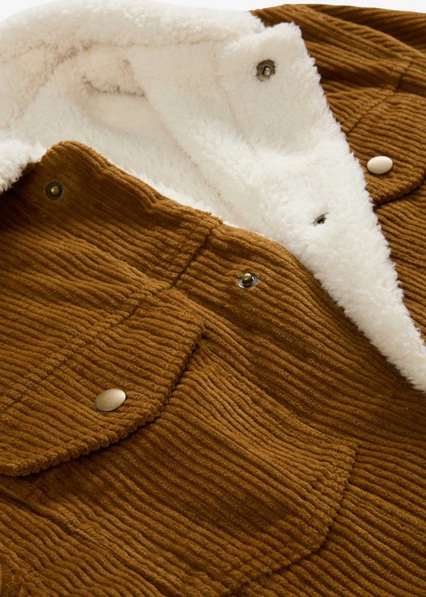 Chaqueta de pana con forro de peluche