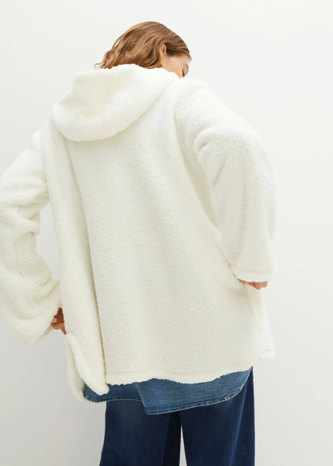 Chaqueta de peluche, corte en A, con aberturas laterales