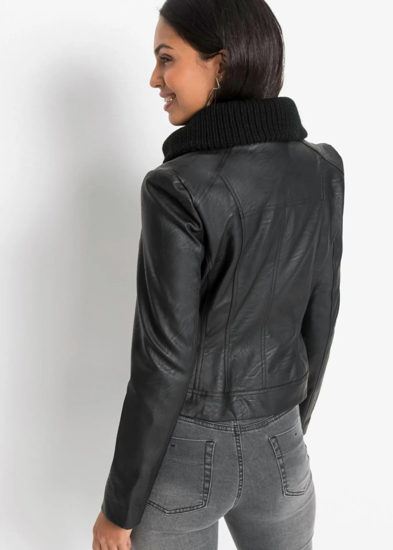 Chaqueta de piel sintética con cuello alto