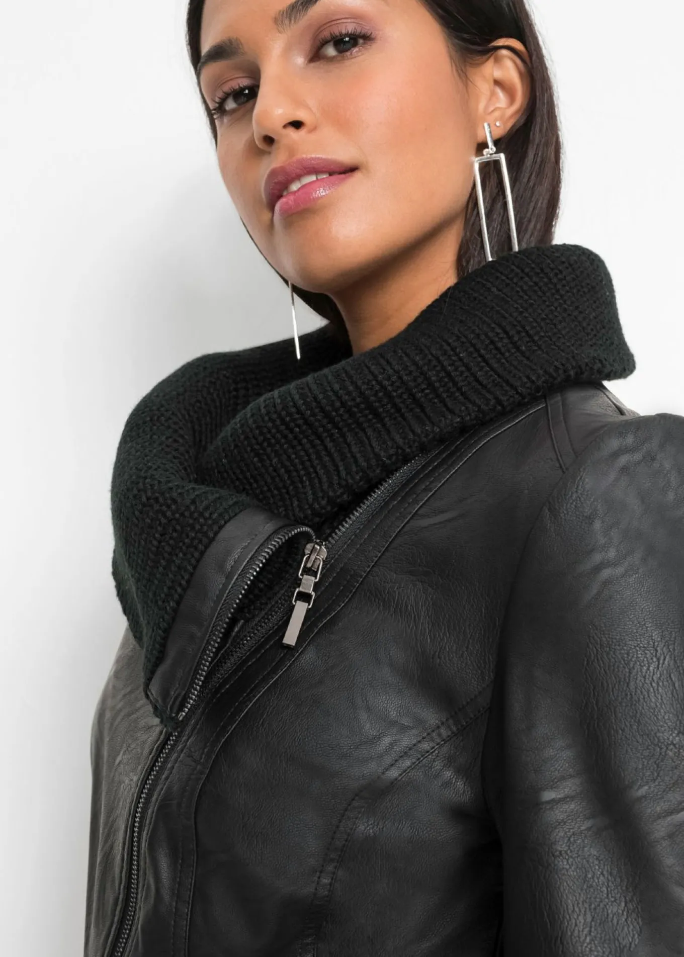 Chaqueta de piel sintética con cuello alto