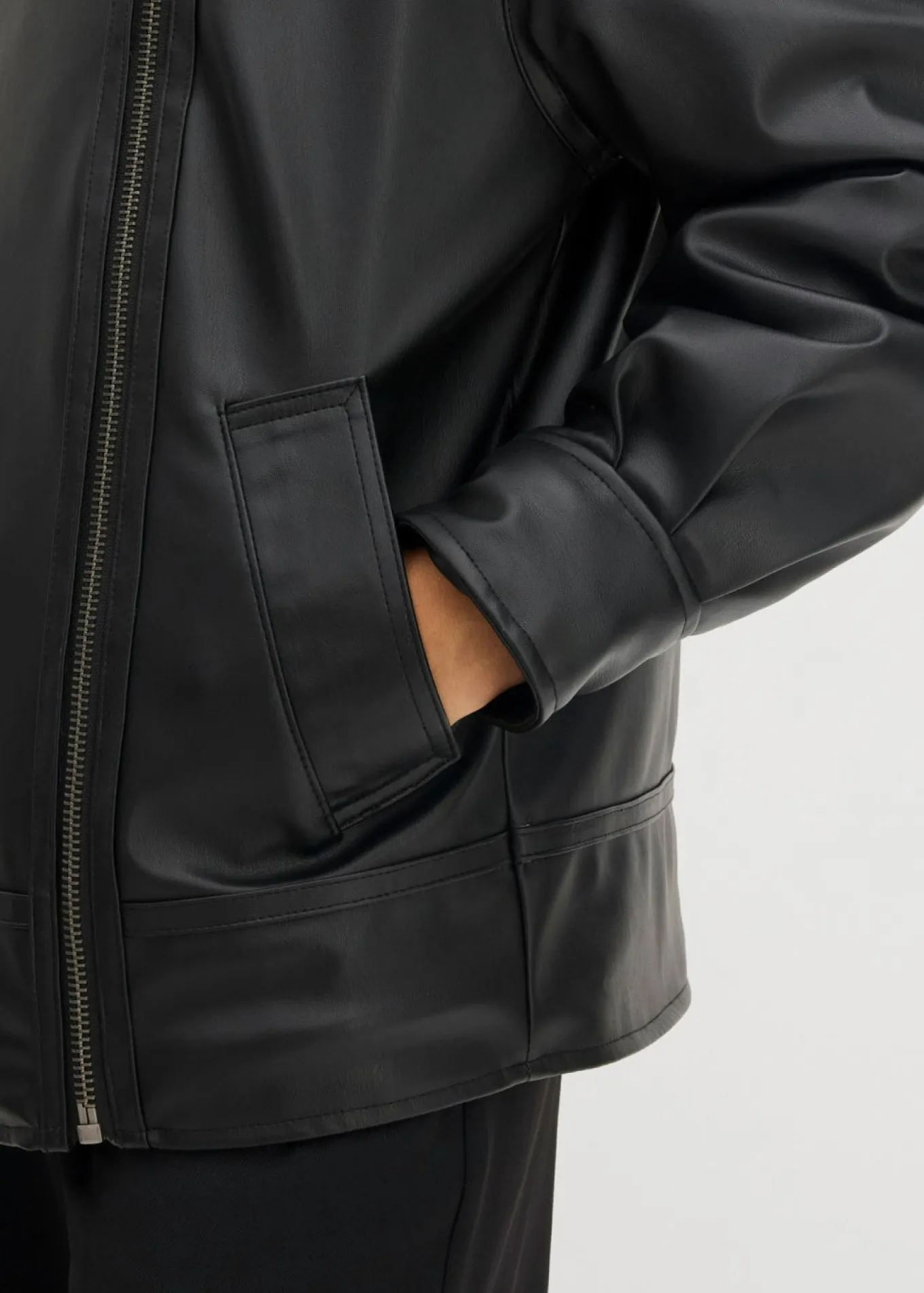 Chaqueta de piel sintética con pelo sintético de leopardo