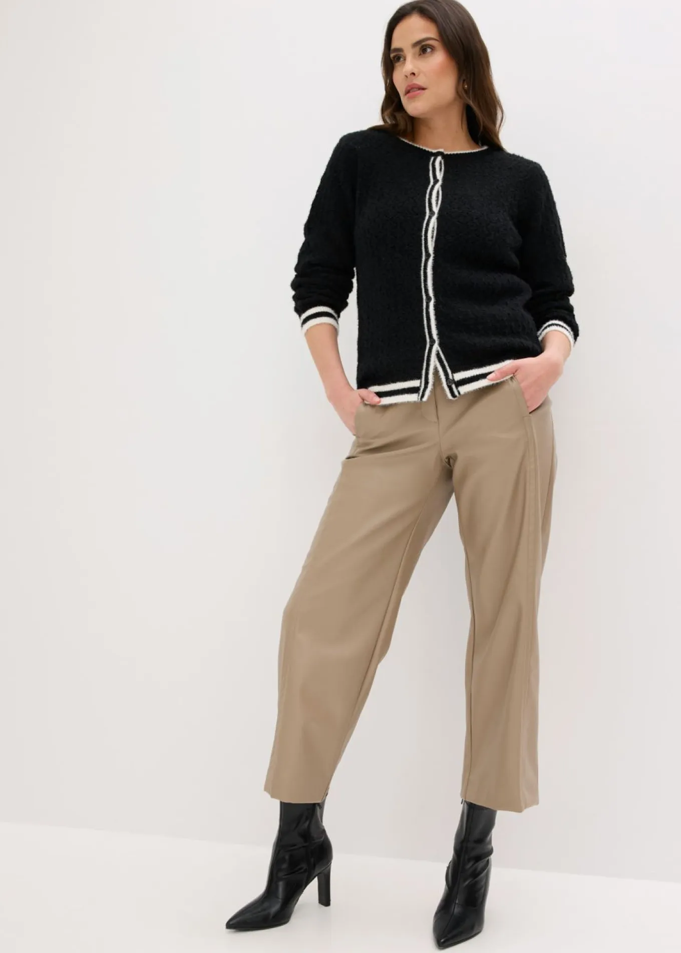 Chaqueta de punto ajour con hilo suave