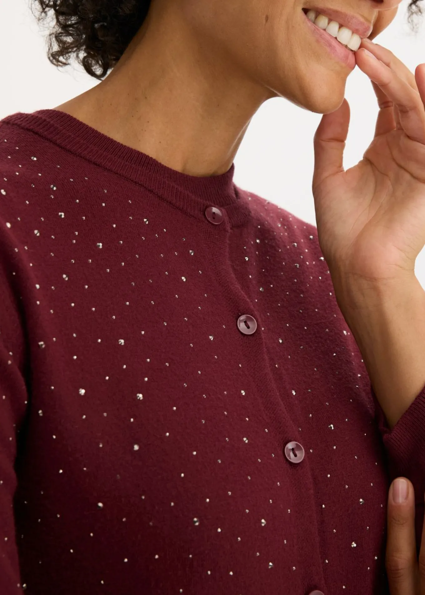 Chaqueta de punto con piedras brillantes