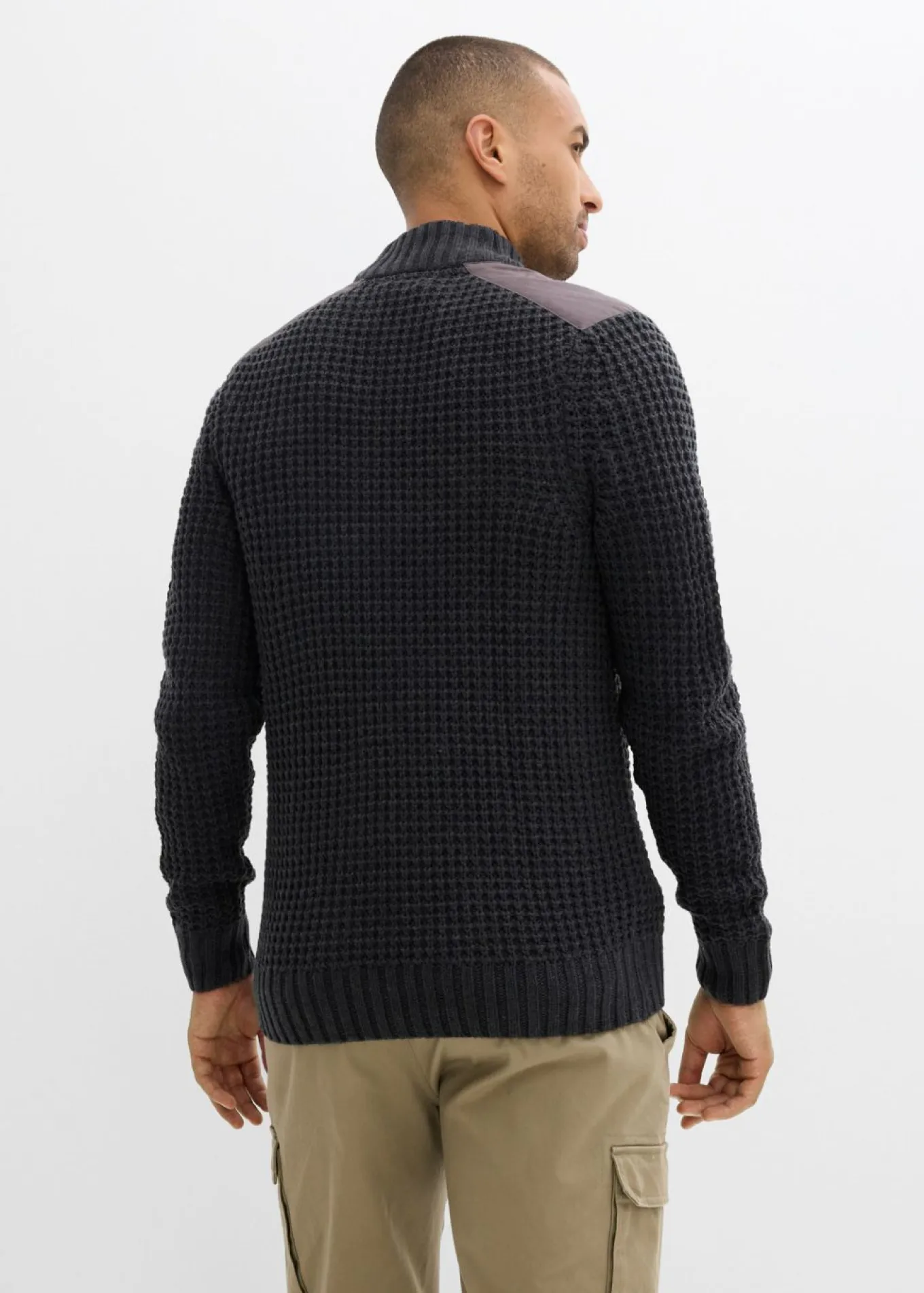 Chaqueta de punto grueso con estructura de barquillo y práctico bolsillo en el pecho