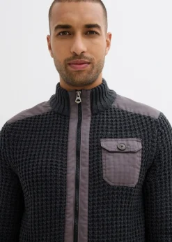 Chaqueta de punto grueso con estructura de barquillo y práctico bolsillo en el pecho