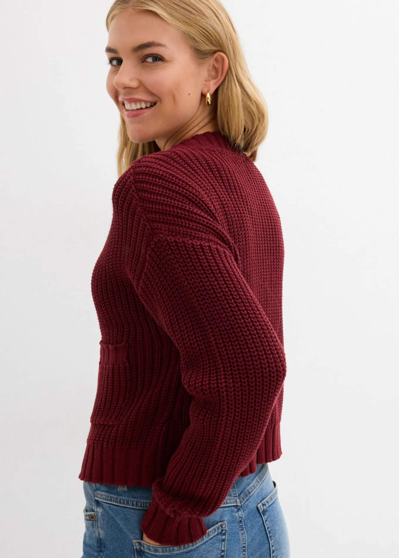 Chaqueta de punto grueso con botones con efecto martillado