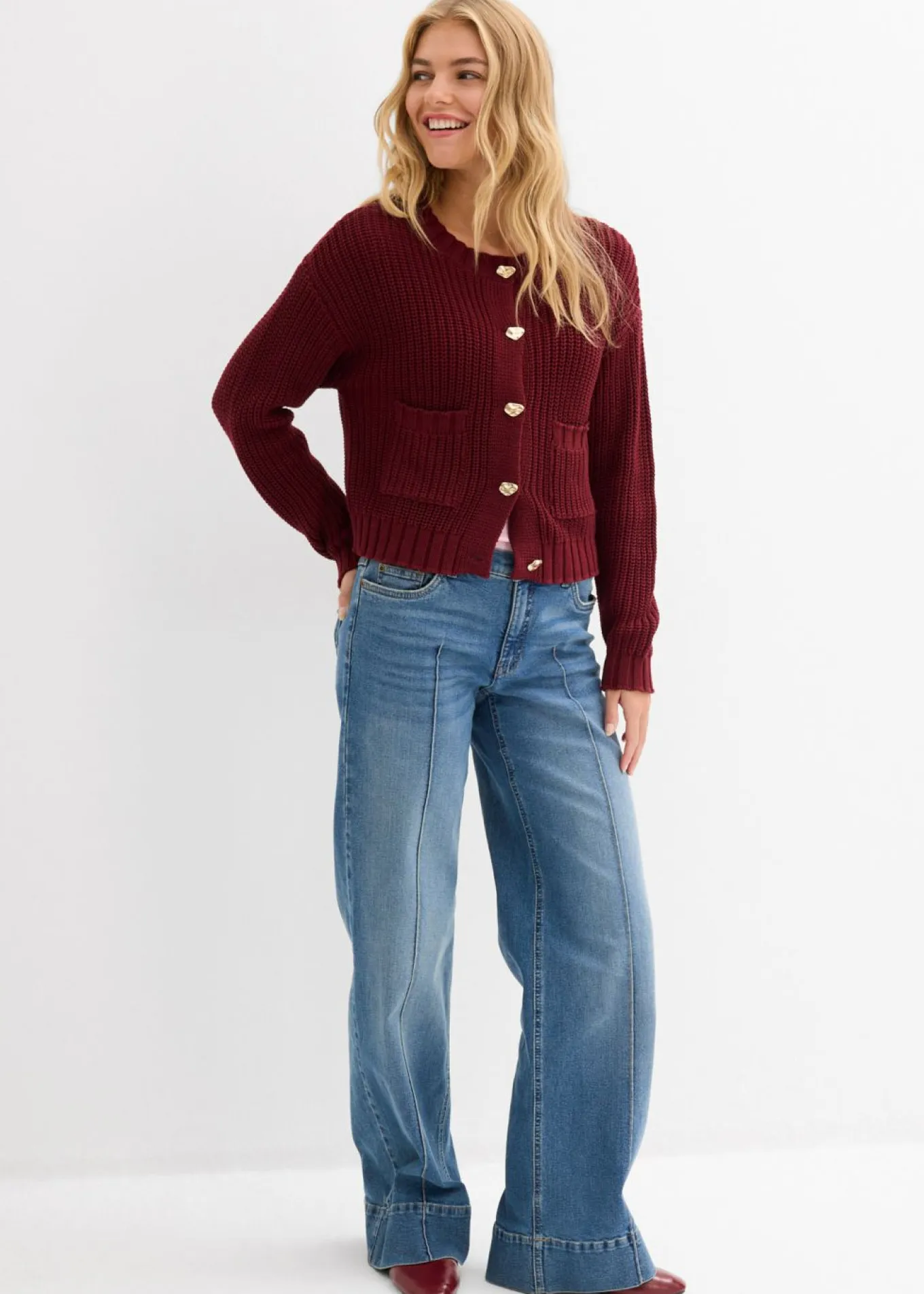 Chaqueta de punto grueso con botones con efecto martillado