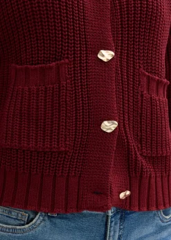 Chaqueta de punto grueso con botones con efecto martillado