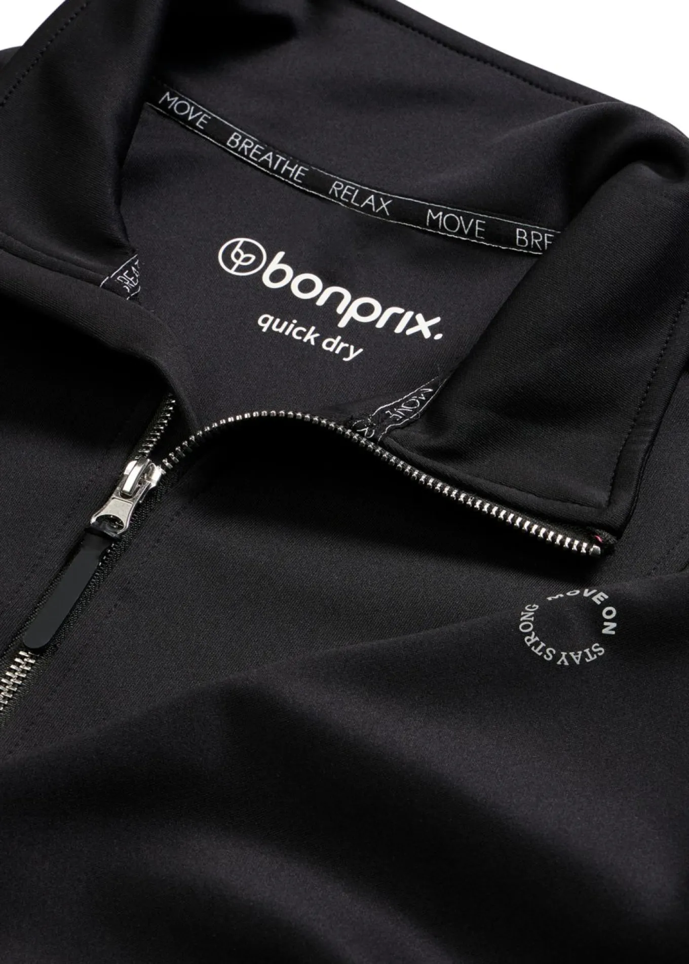 Chaqueta deportiva con cuello alto