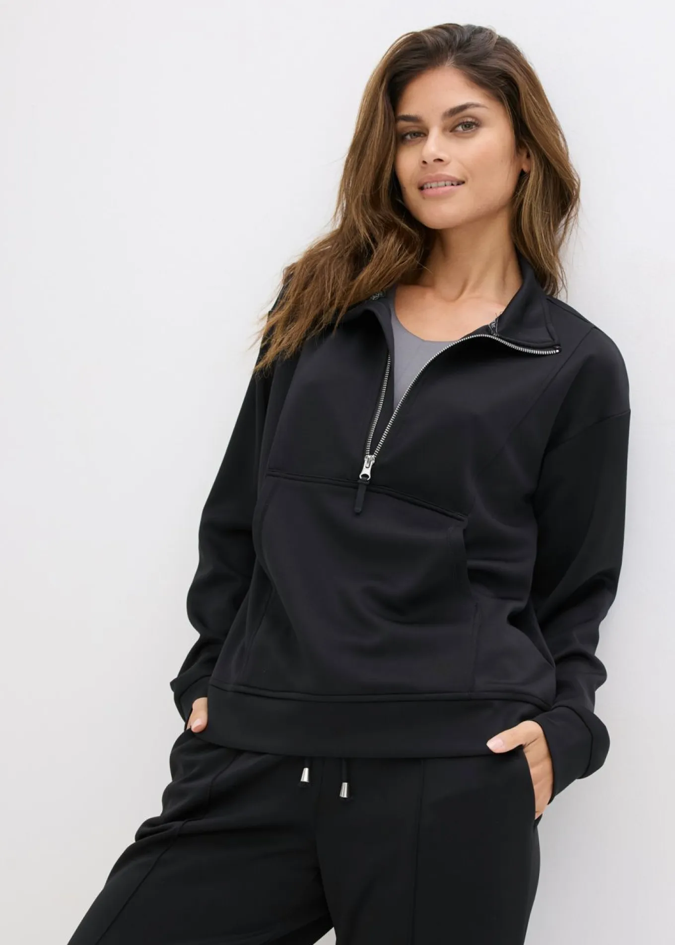 Chaqueta deportiva con cuello alto