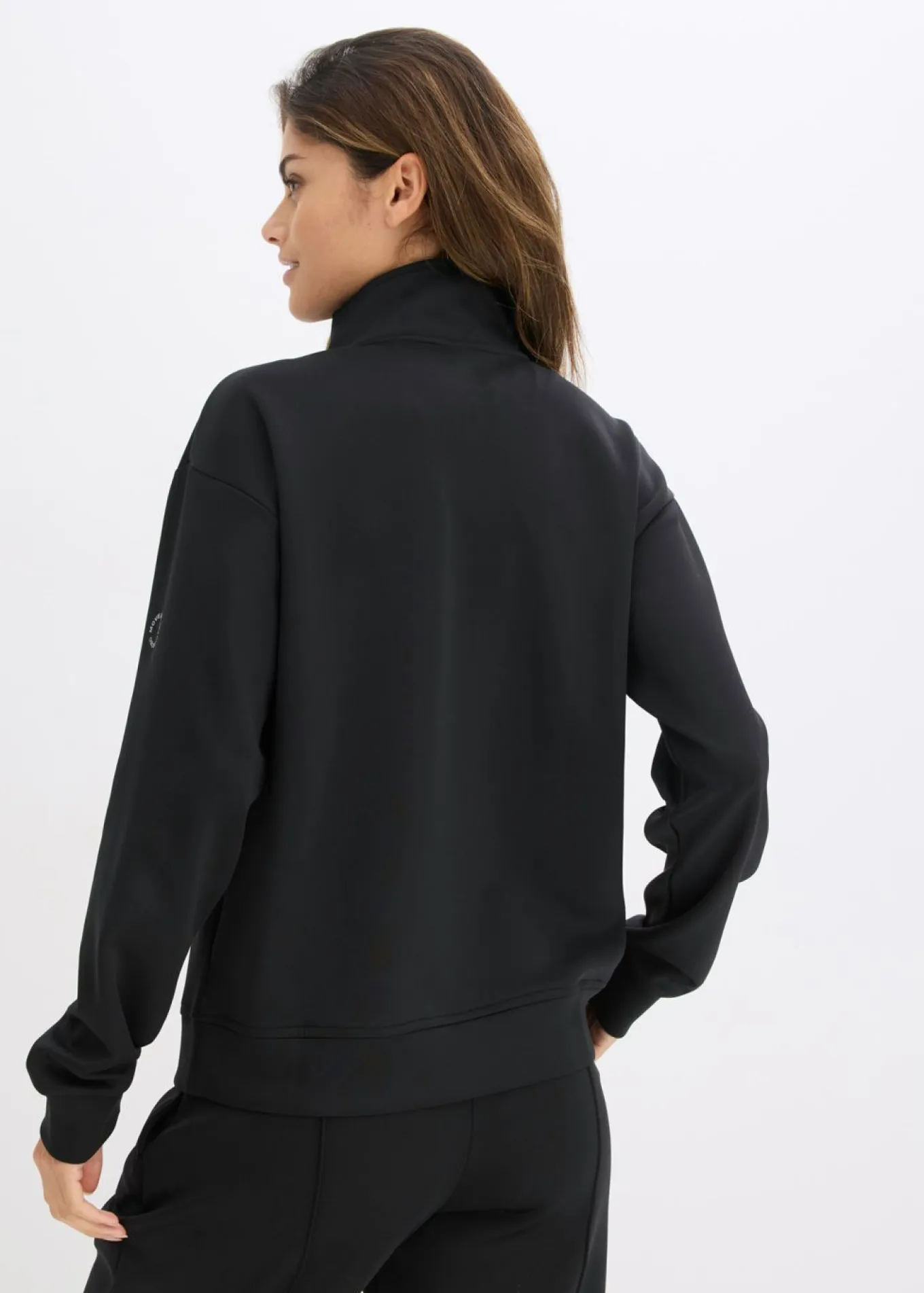 Chaqueta deportiva con cuello alto