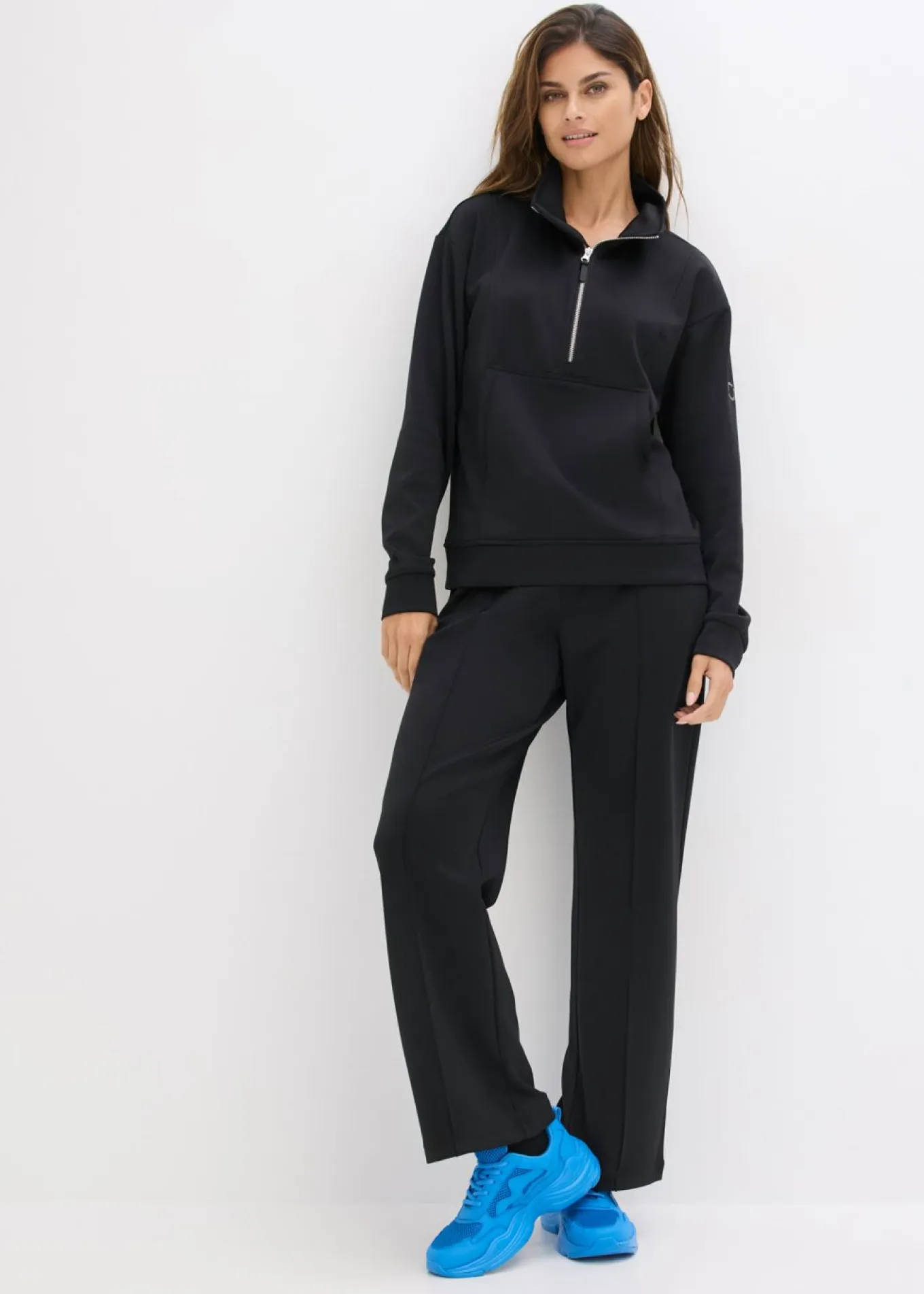 Chaqueta deportiva con cuello alto