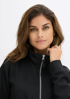 Chaqueta deportiva con cuello alto