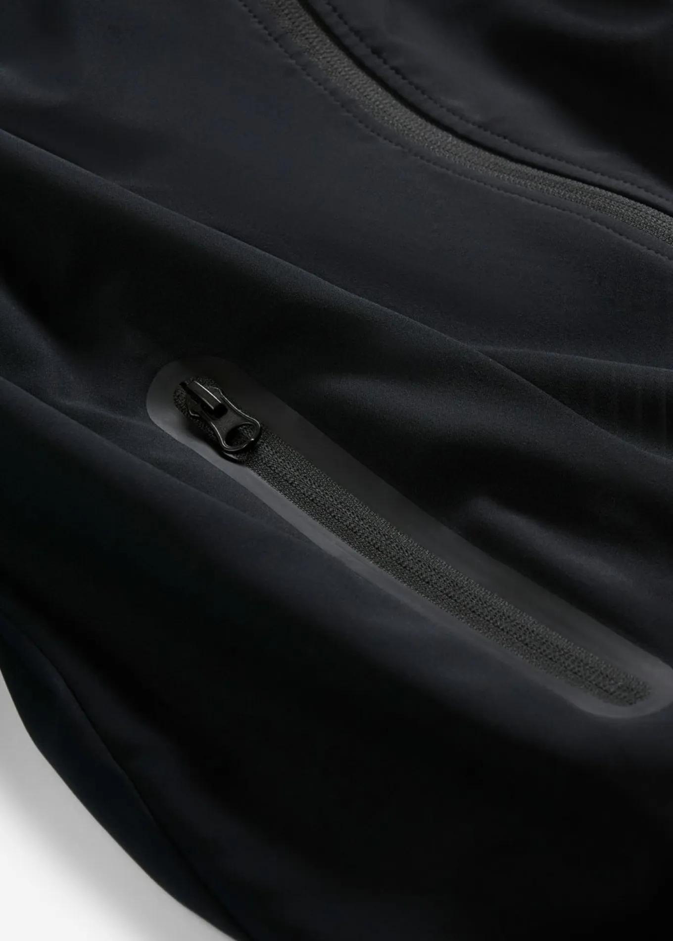 Chaqueta deportiva ligera de material de secado rápido para hombres