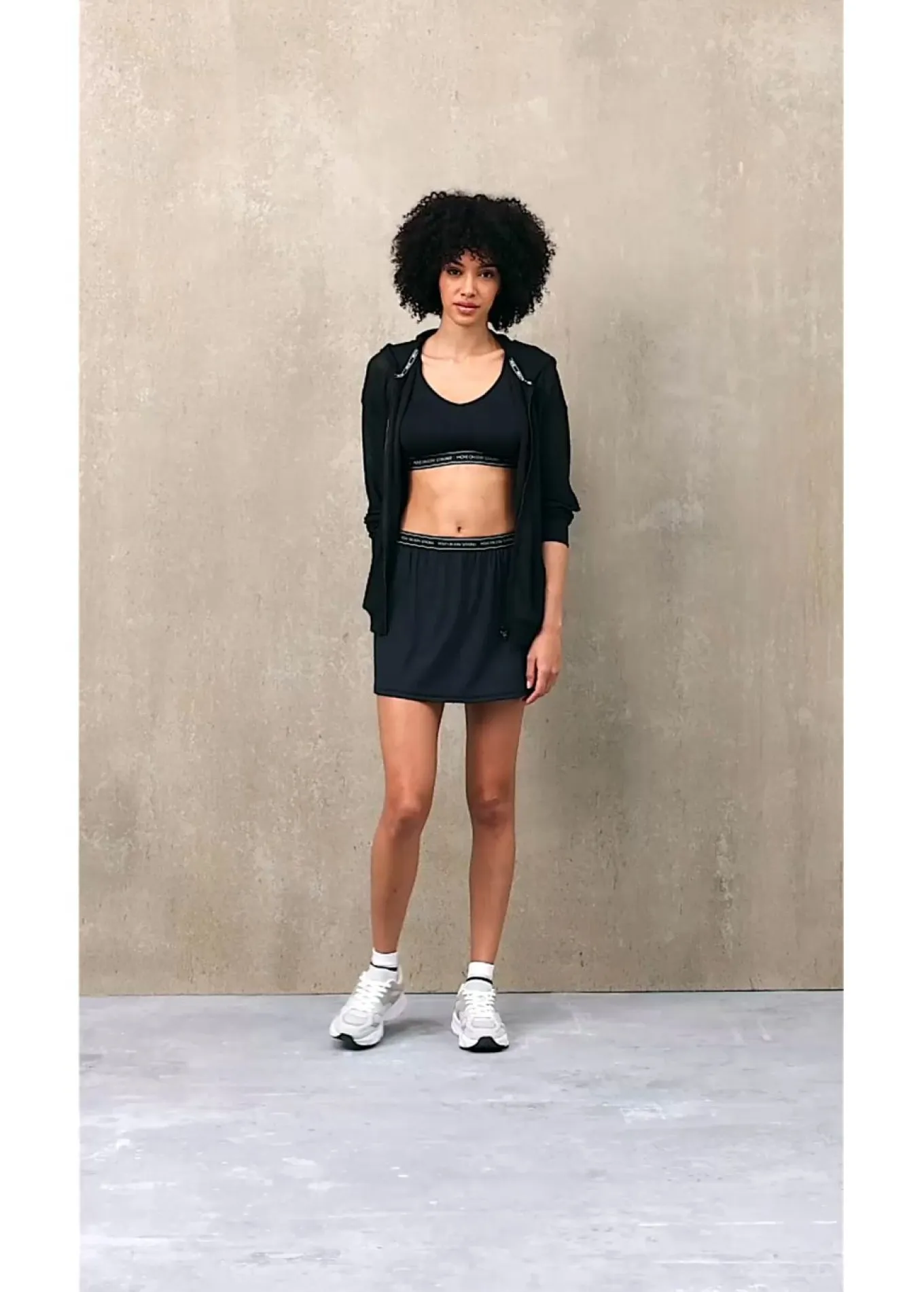 Chaqueta deportiva transparente de malla con corte holgado