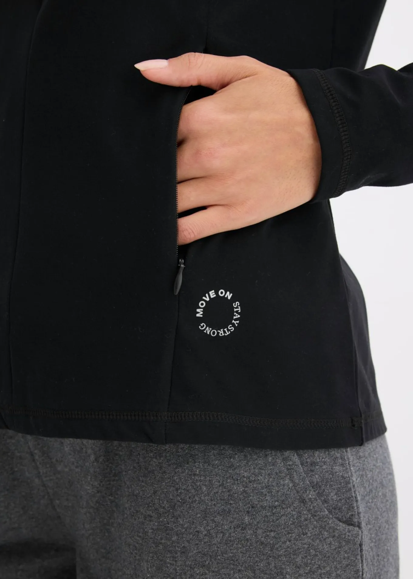 Chaqueta deportiva térmica con media cremallera y material de secado rápido