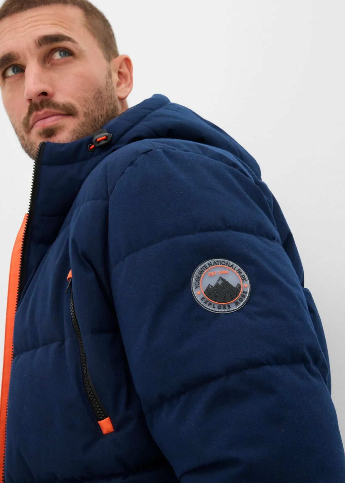 Chaqueta funcional acolchada, con forro cálido, e impermeable