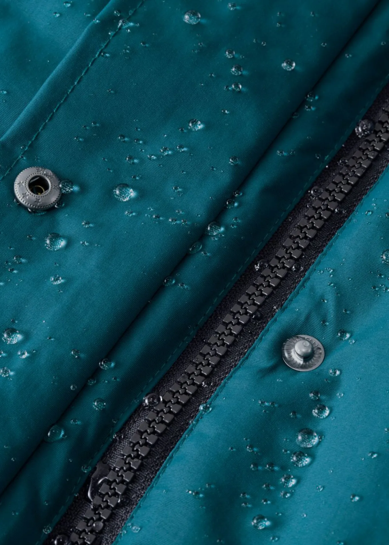 Chaqueta funcional de trekking con capucha, diseño largo y tejido impermeable