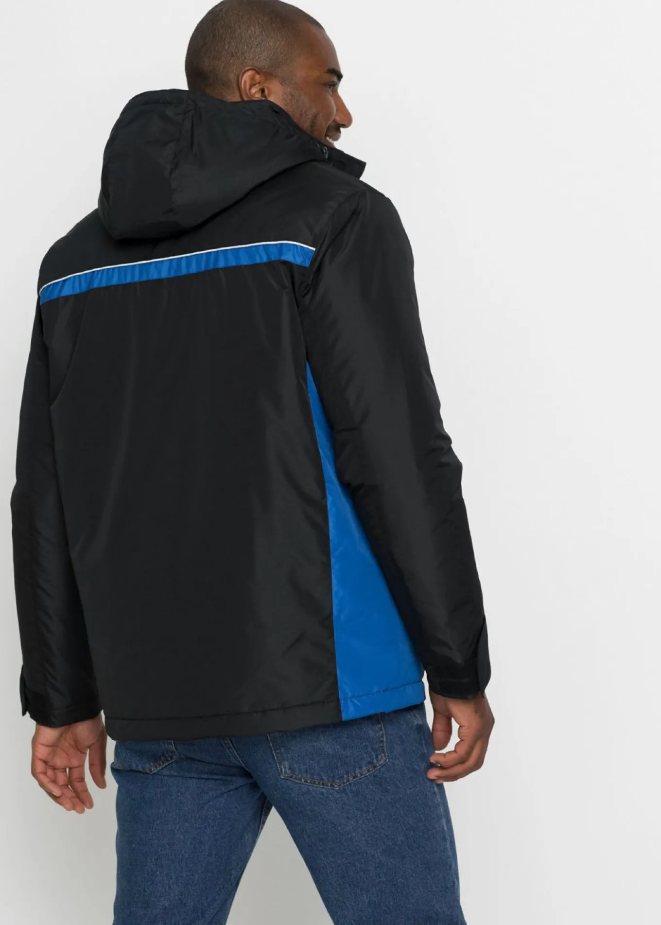 Chaqueta funcional impermeable con capucha desmontable