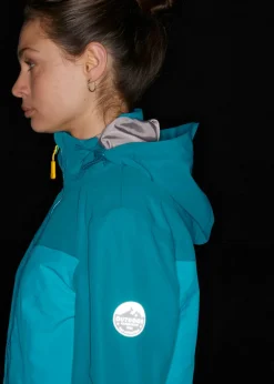 Chaqueta funcional impermeable con capucha