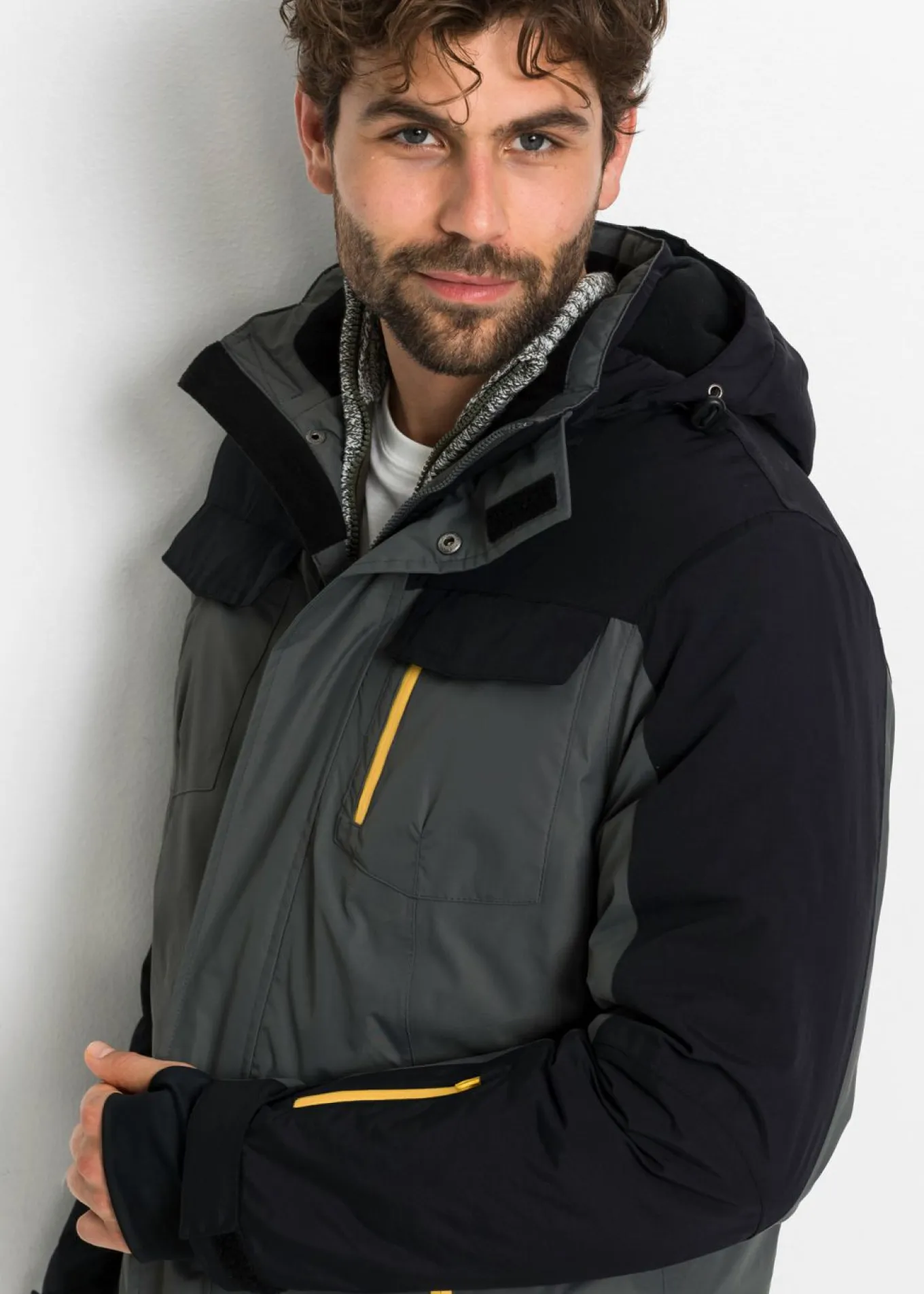 Chaqueta funcional impermeable con capucha desmontable