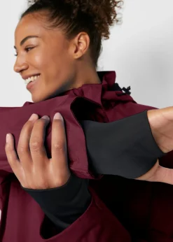 Chaqueta funcional impermeable con detalles reflectantes