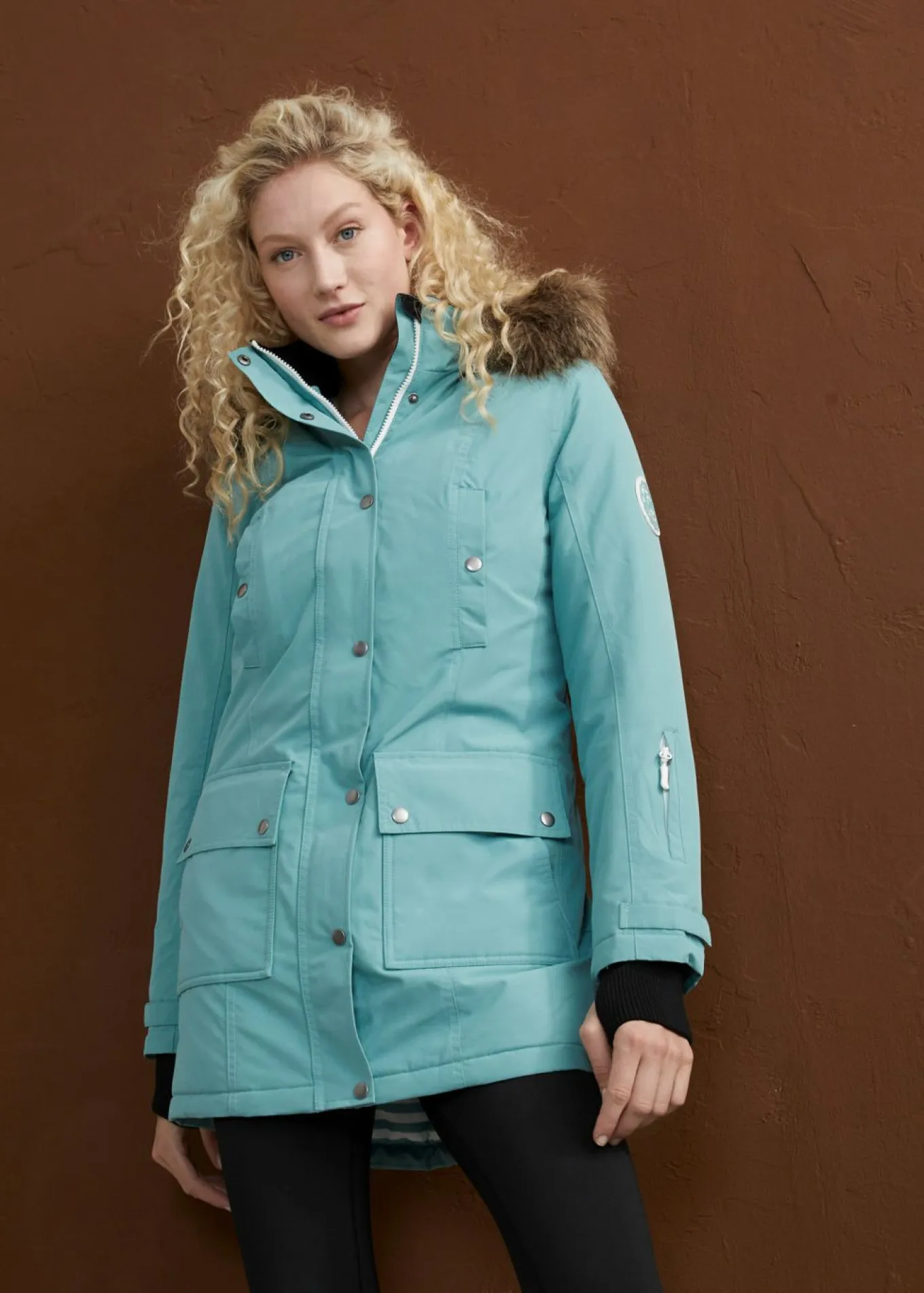 Chaqueta funcional outdoor con capucha