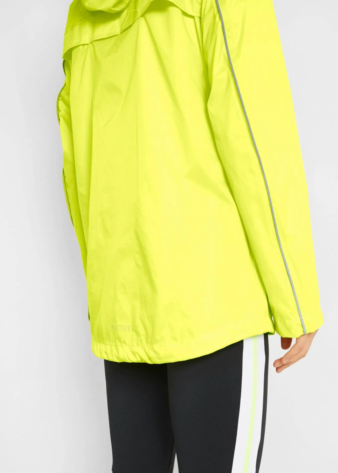 Chaqueta funcional reflectante e impermeable