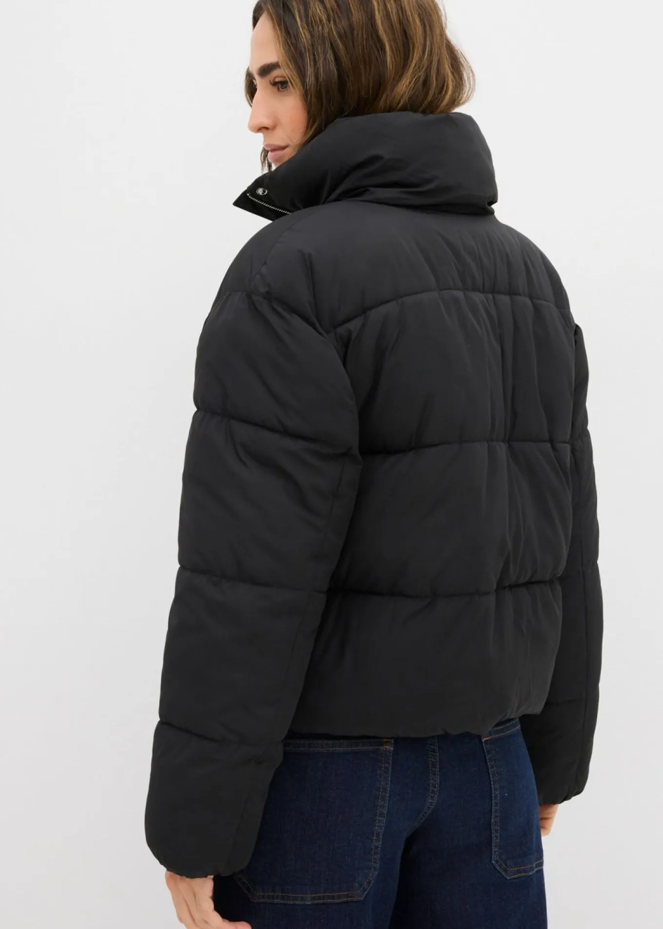 Chaqueta guateada con cuello alto