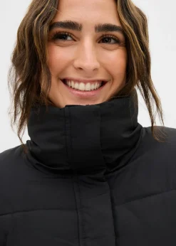 Chaqueta guateada con cuello alto