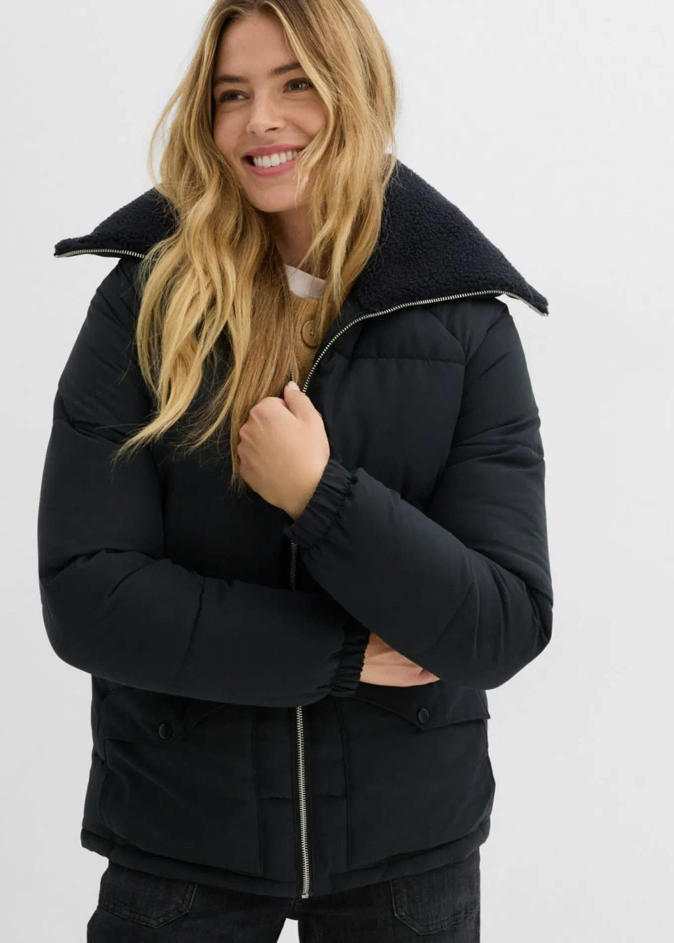 Chaqueta guateada con cuello de pelo