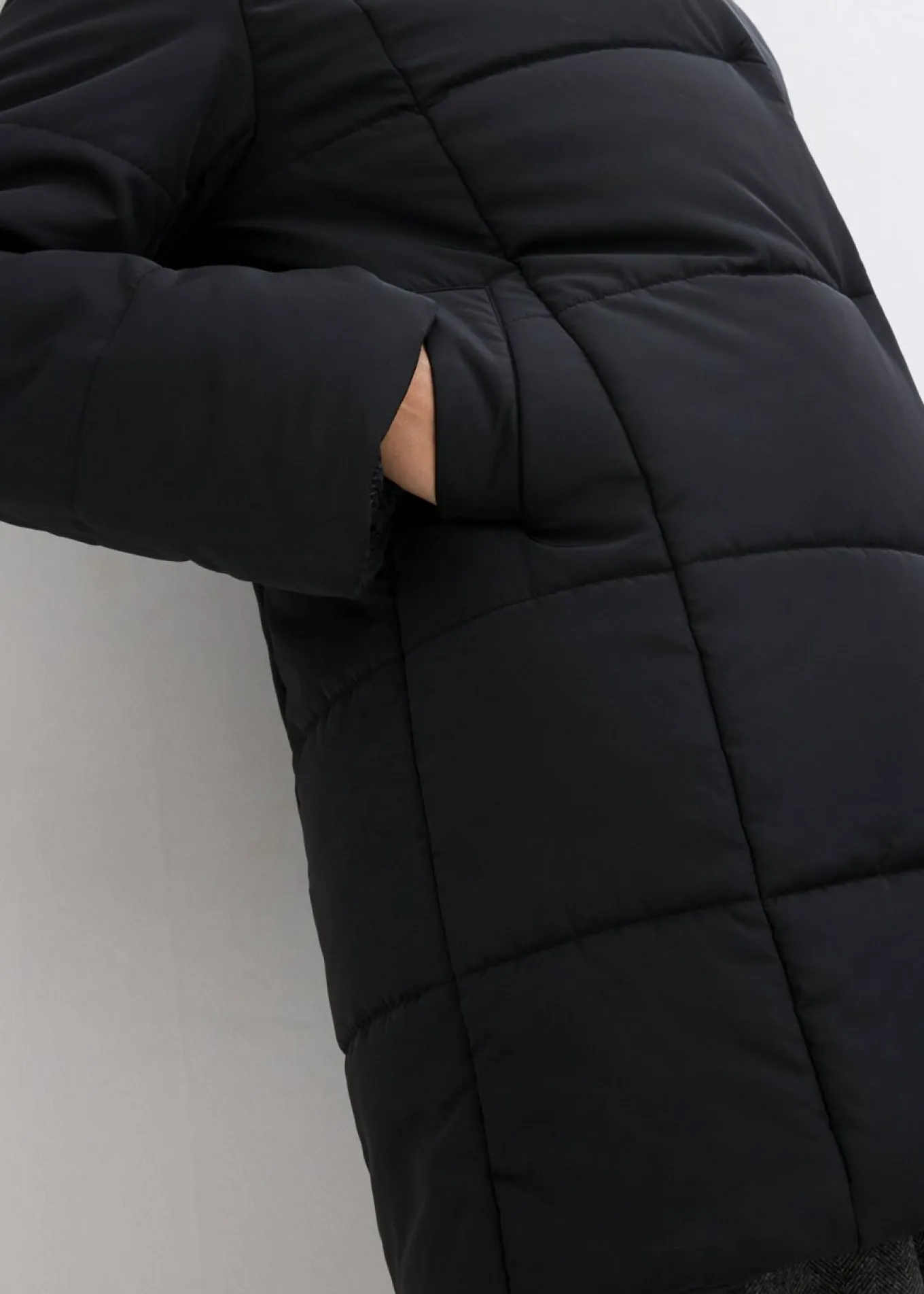 Chaqueta guateada con ribete de piel sintética