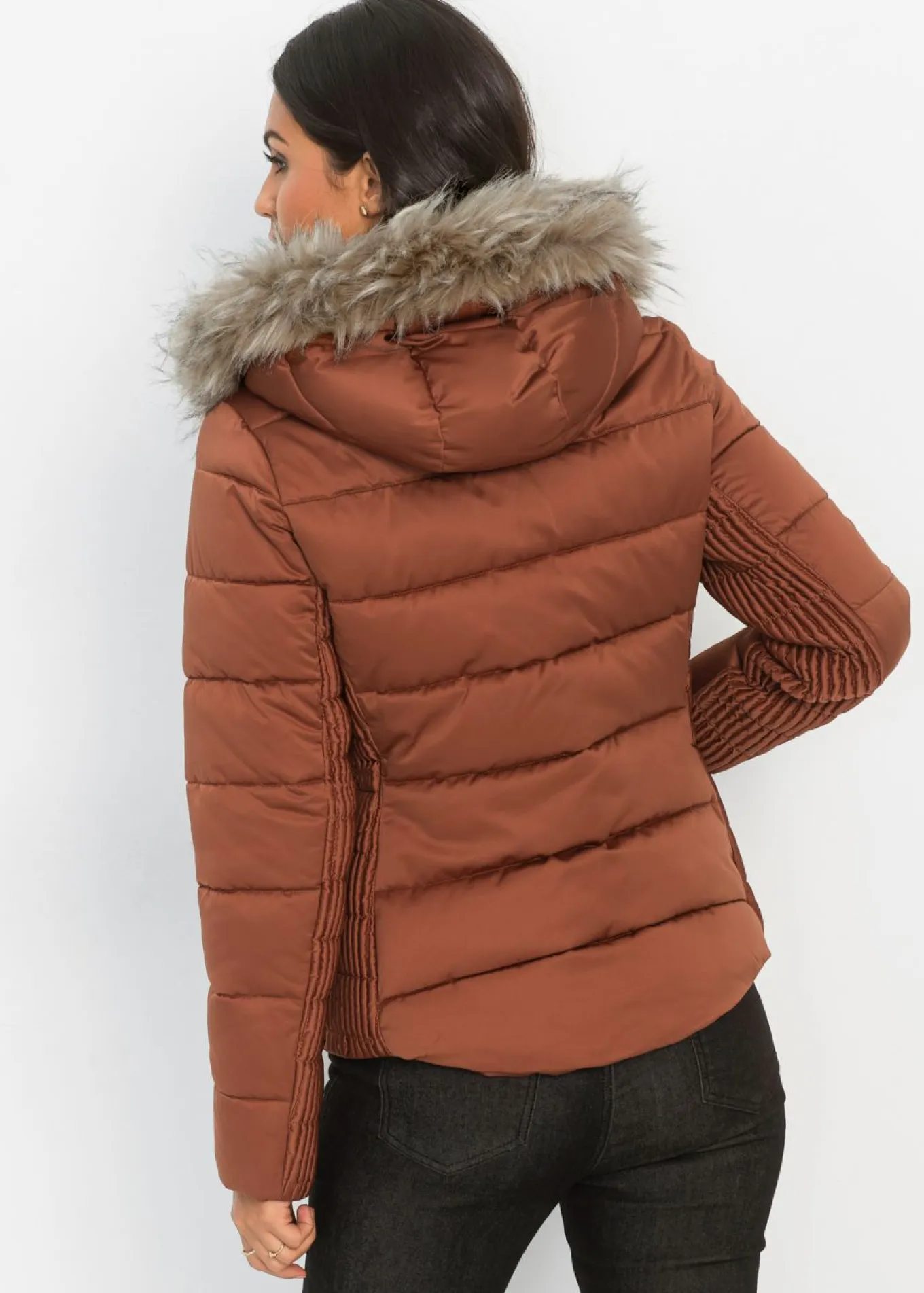 Chaqueta guateada de poliéster reciclado