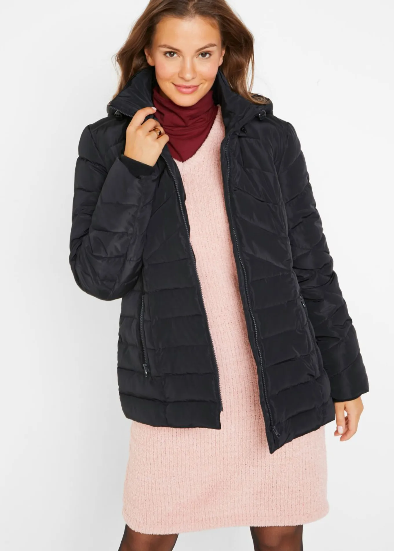 Chaqueta guateada ligera con capucha desmontable
