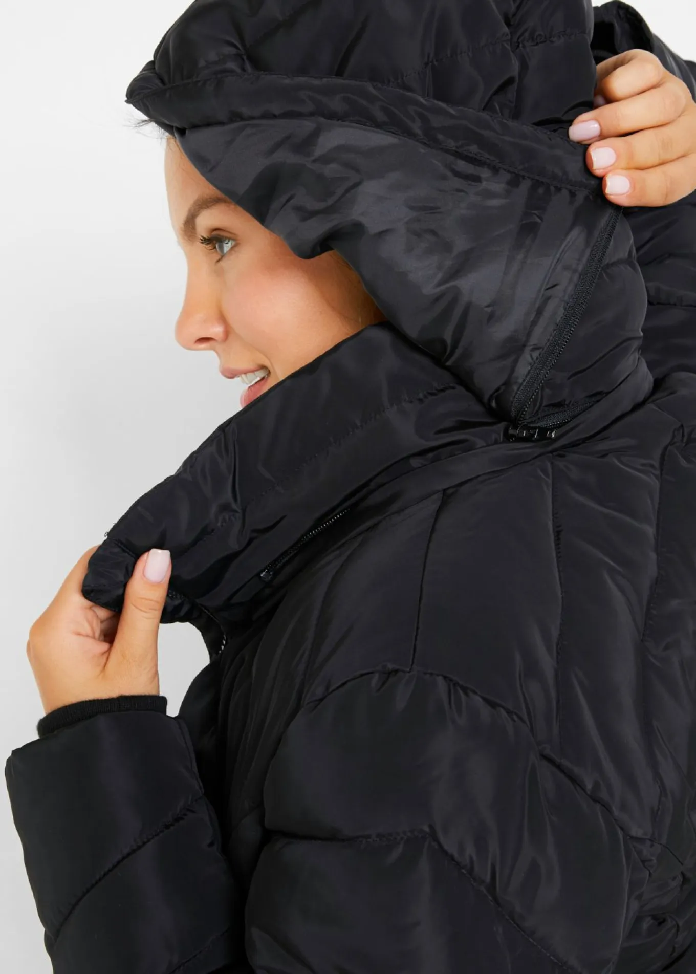 Chaqueta guateada ligera con capucha desmontable