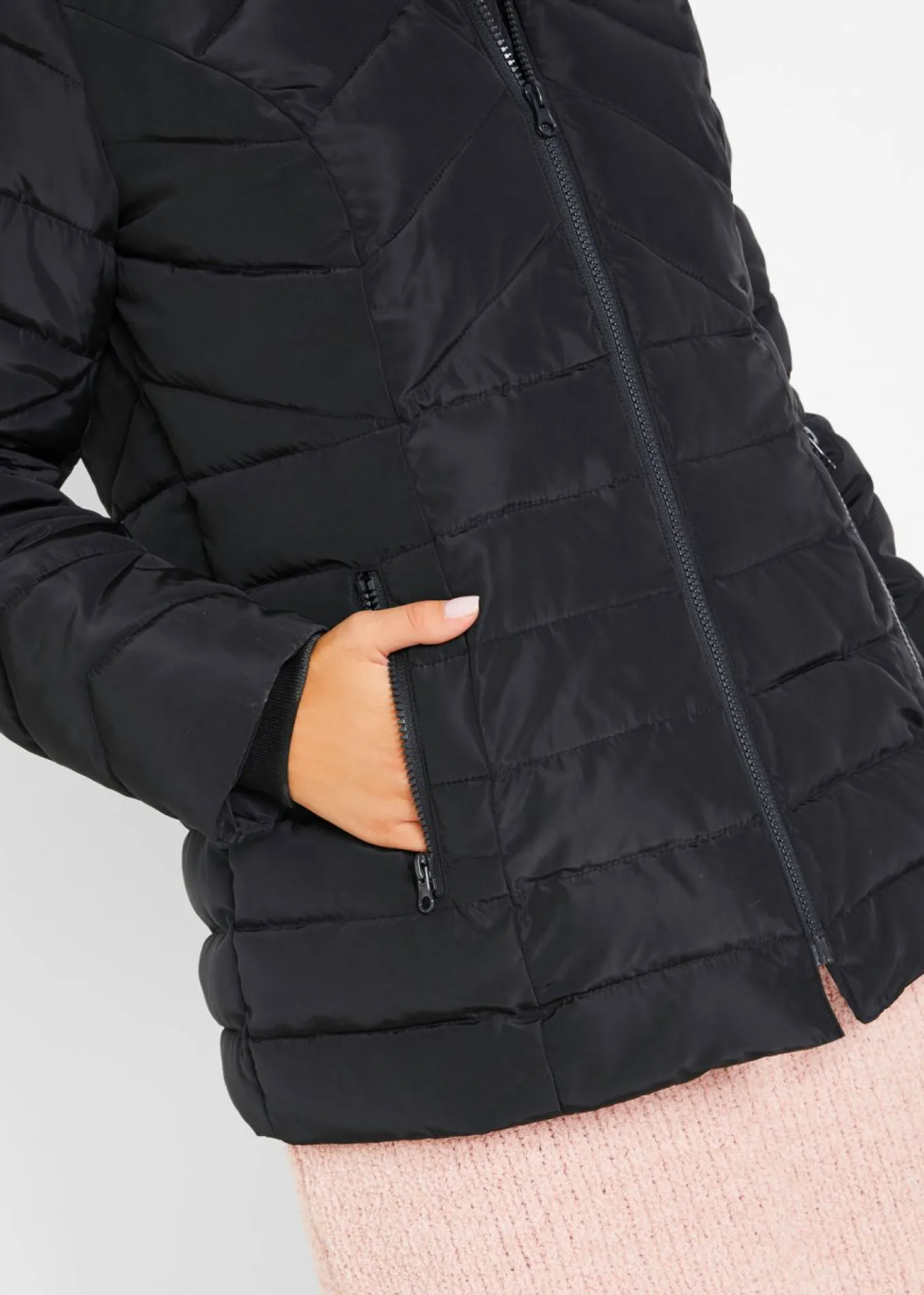 Chaqueta guateada ligera con capucha desmontable