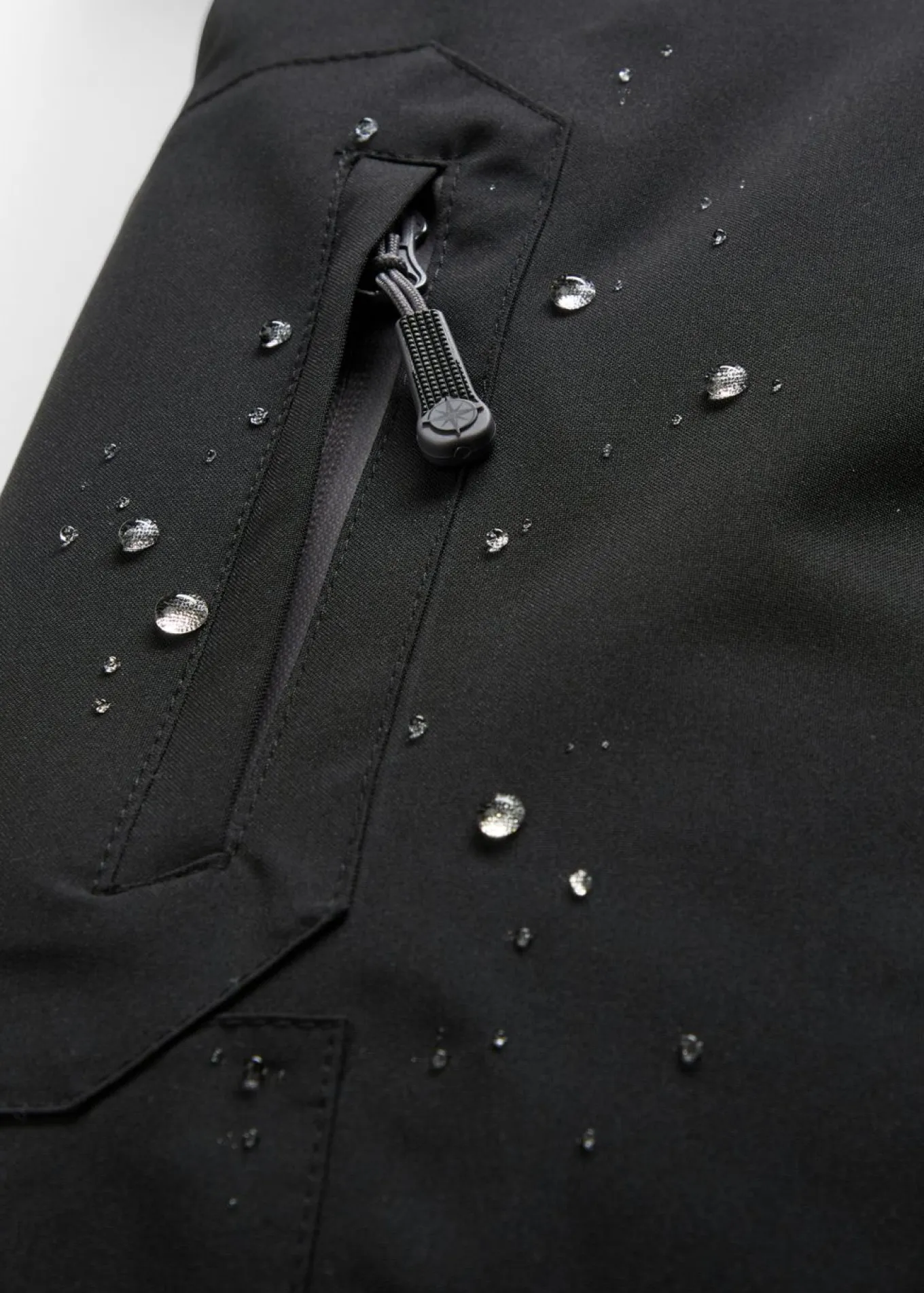 Chaqueta impermeable de esquí con protector antinieve