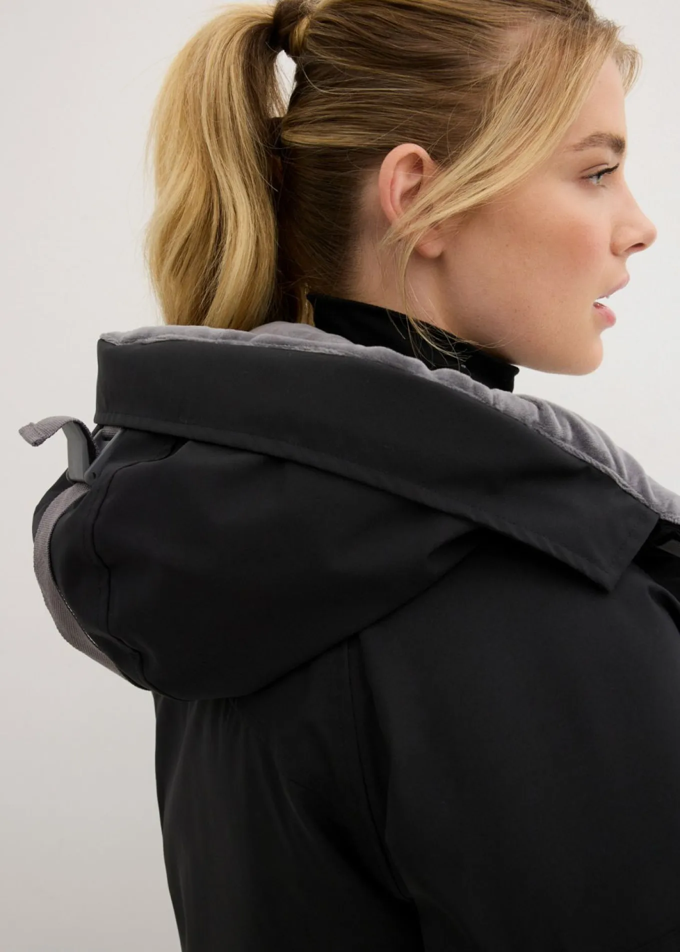 Chaqueta impermeable de esquí con protector antinieve