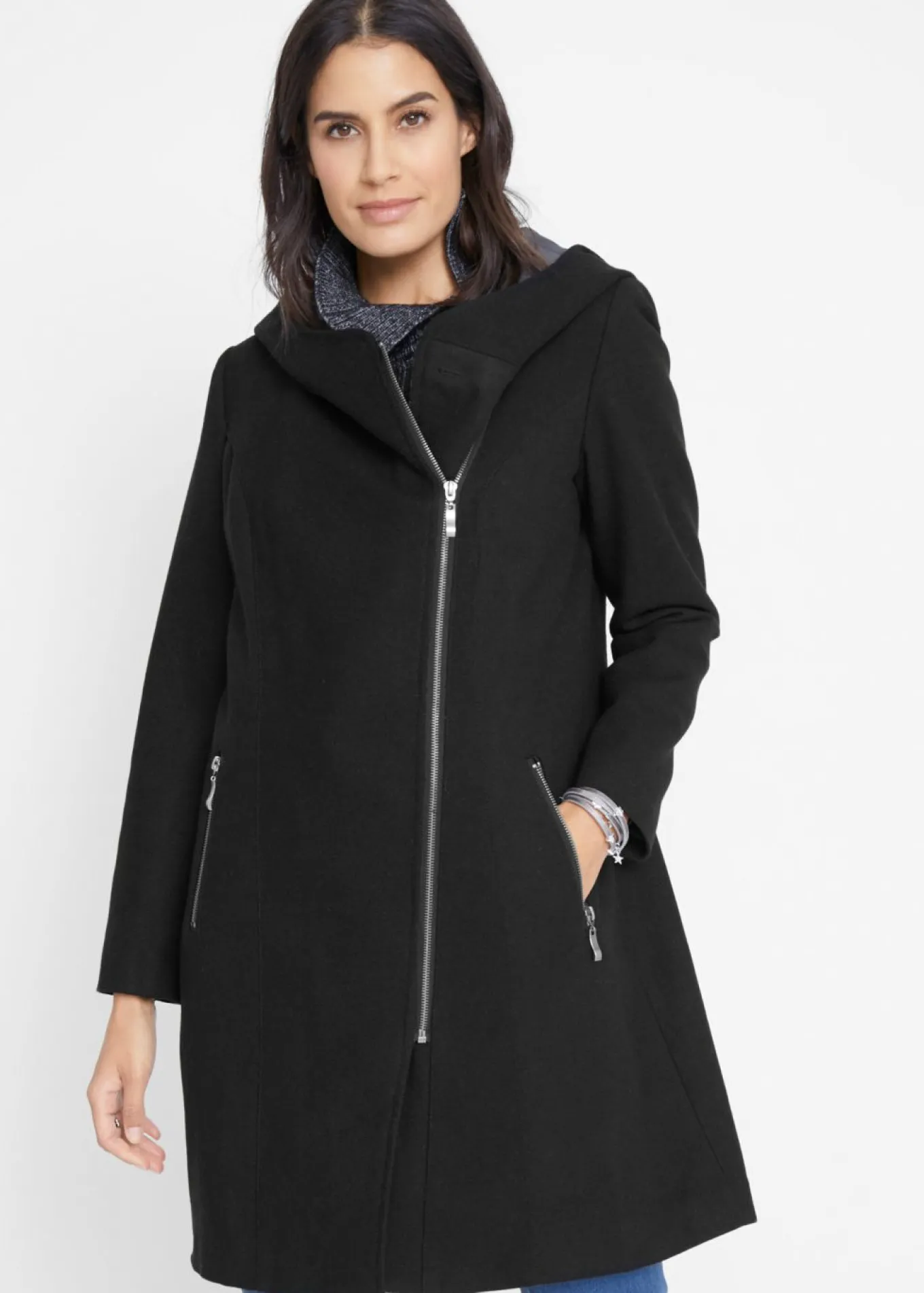 Chaqueta larga con cremallera asimétrica