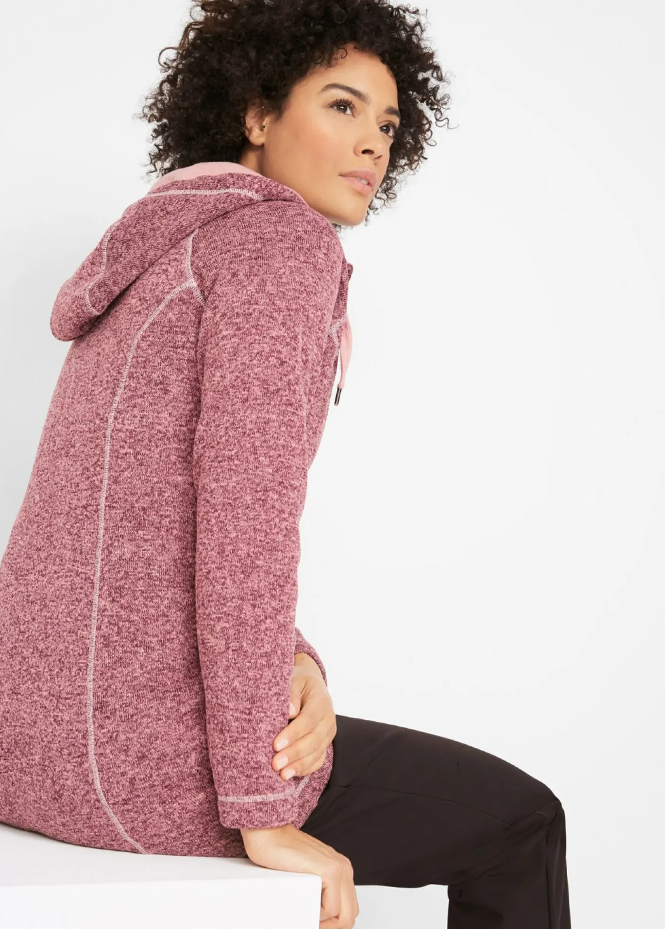 Chaqueta larga de forro polar con capucha