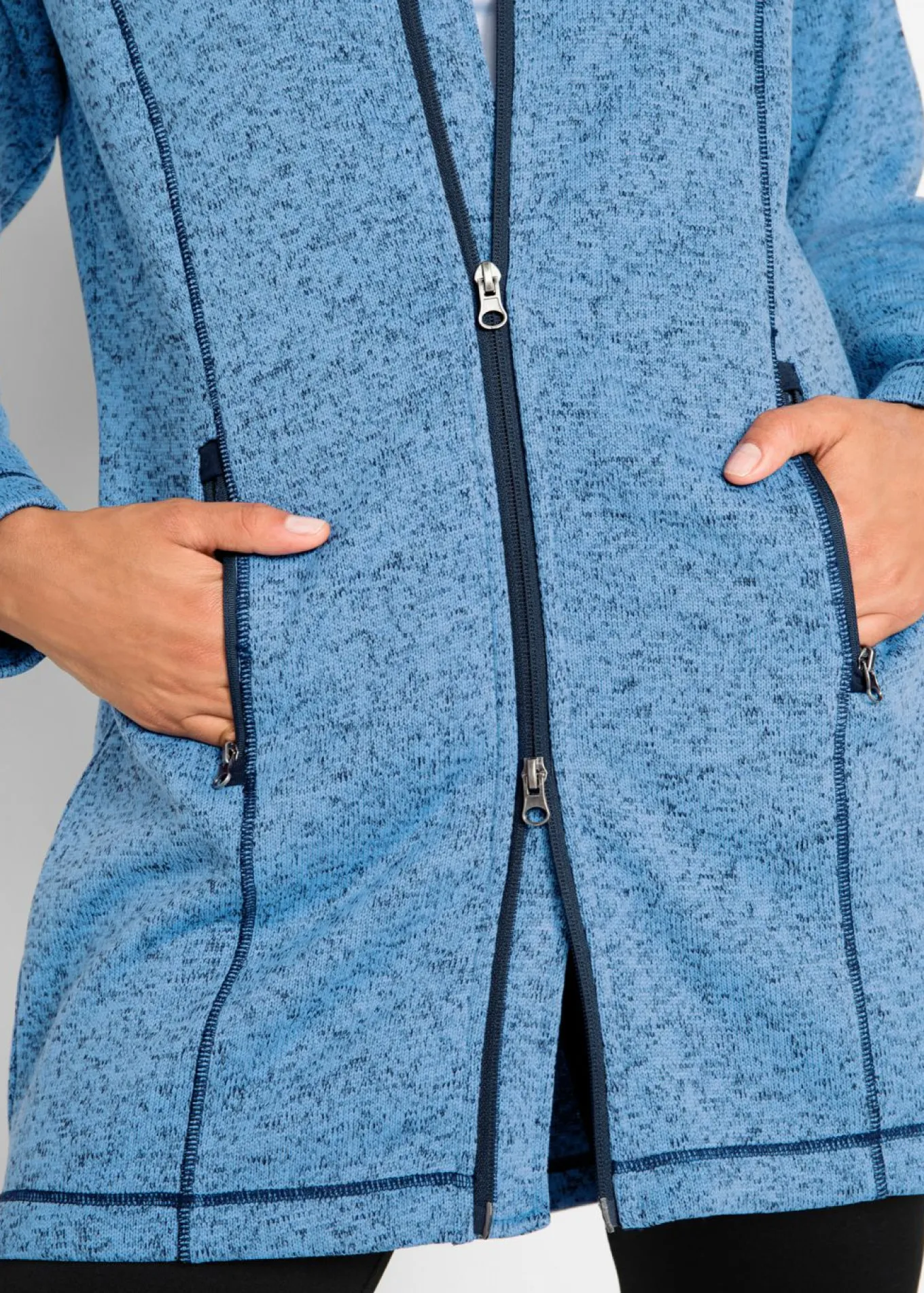Chaqueta larga de forro polar con capucha
