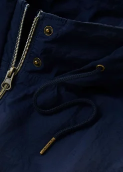 Chaqueta ligera de entretiempo con capucha