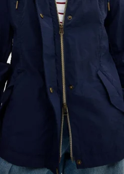 Chaqueta ligera de entretiempo con capucha