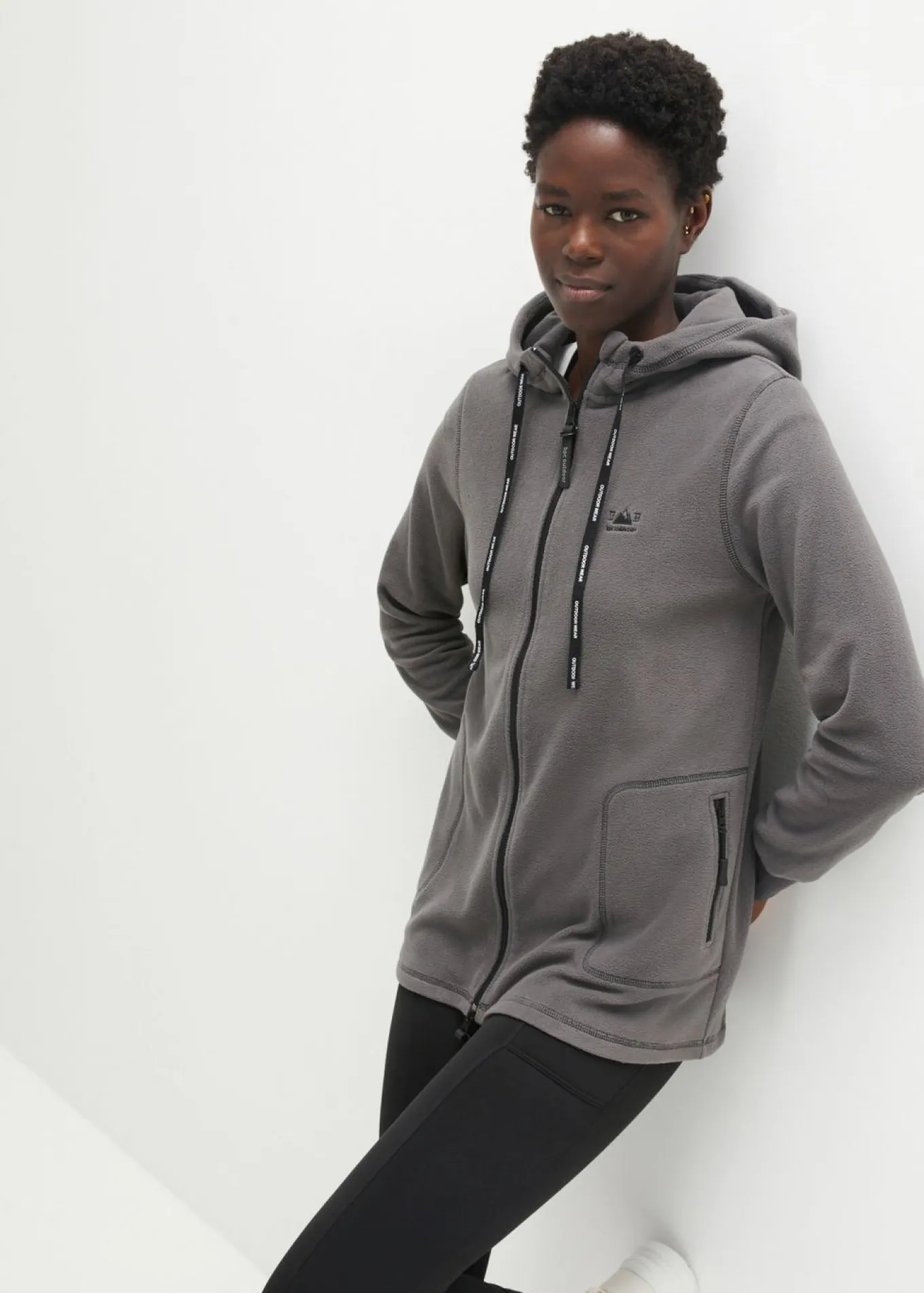 Chaqueta polar con bolsillos con cremallera