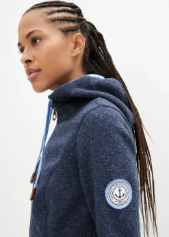Chaqueta polar con capucha