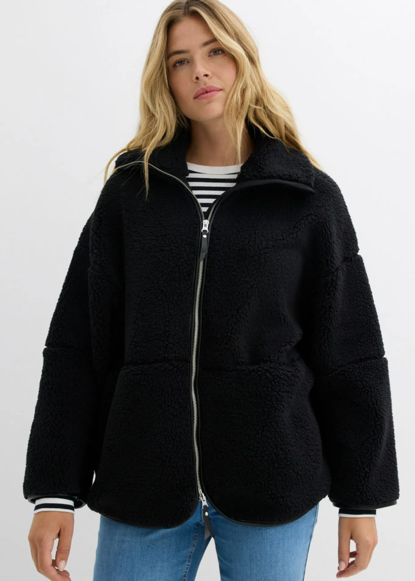 Chaqueta polar con corte holgado